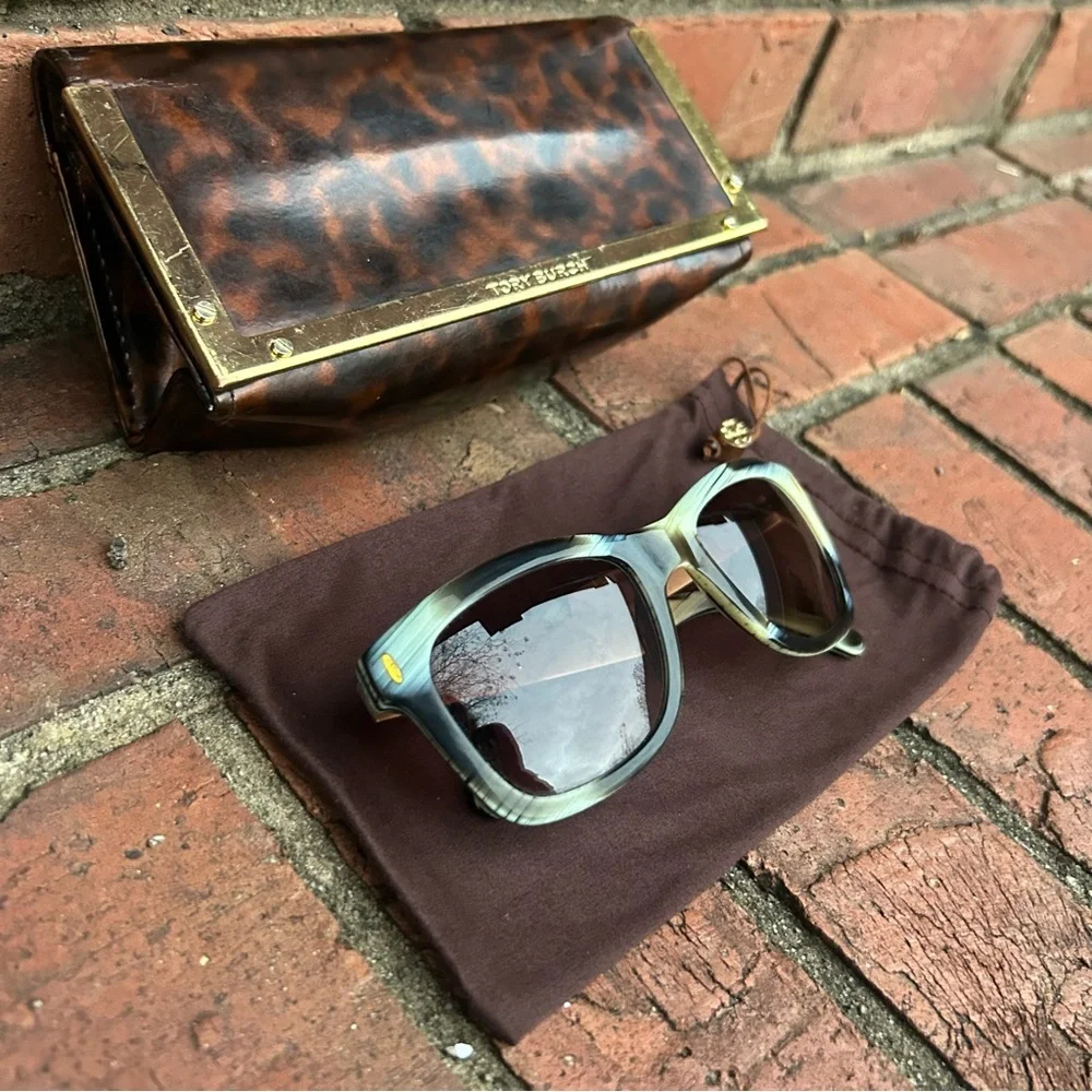 TORY BURCH SUNGLASSES with dust bag and Case